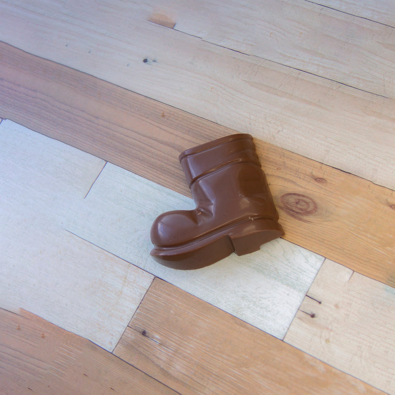 Chocolate boots mould by BWb embalagens