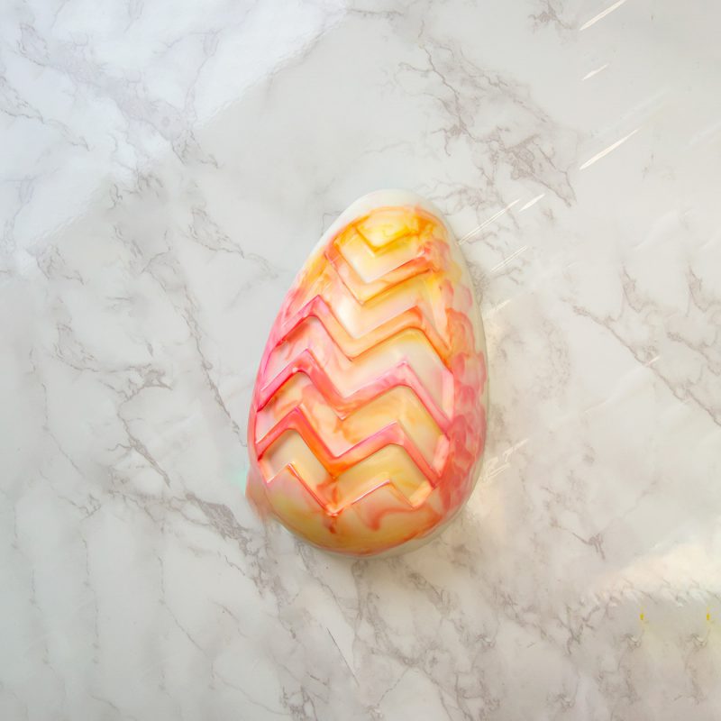 Hallowed Out Streaked 500g Egg Chocolate Mould