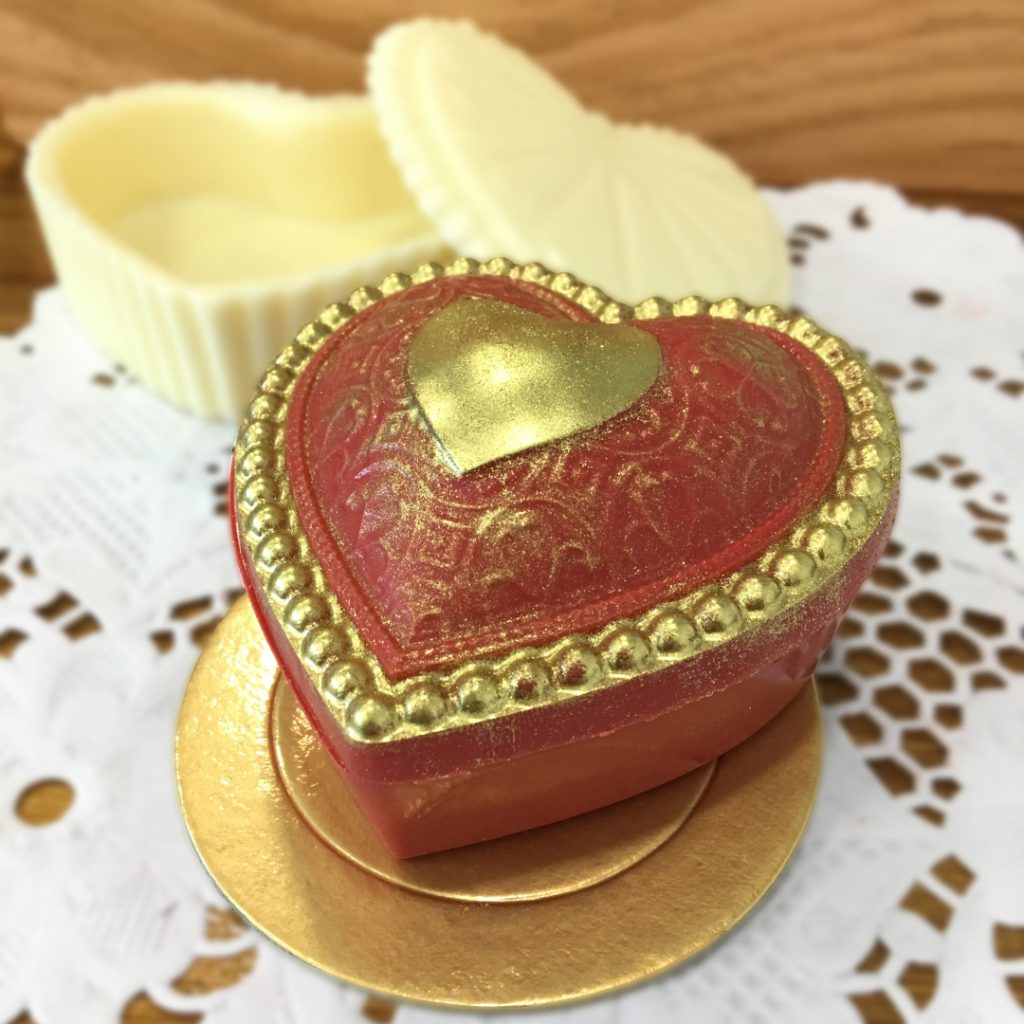 A chocollate mould for making jewellery box