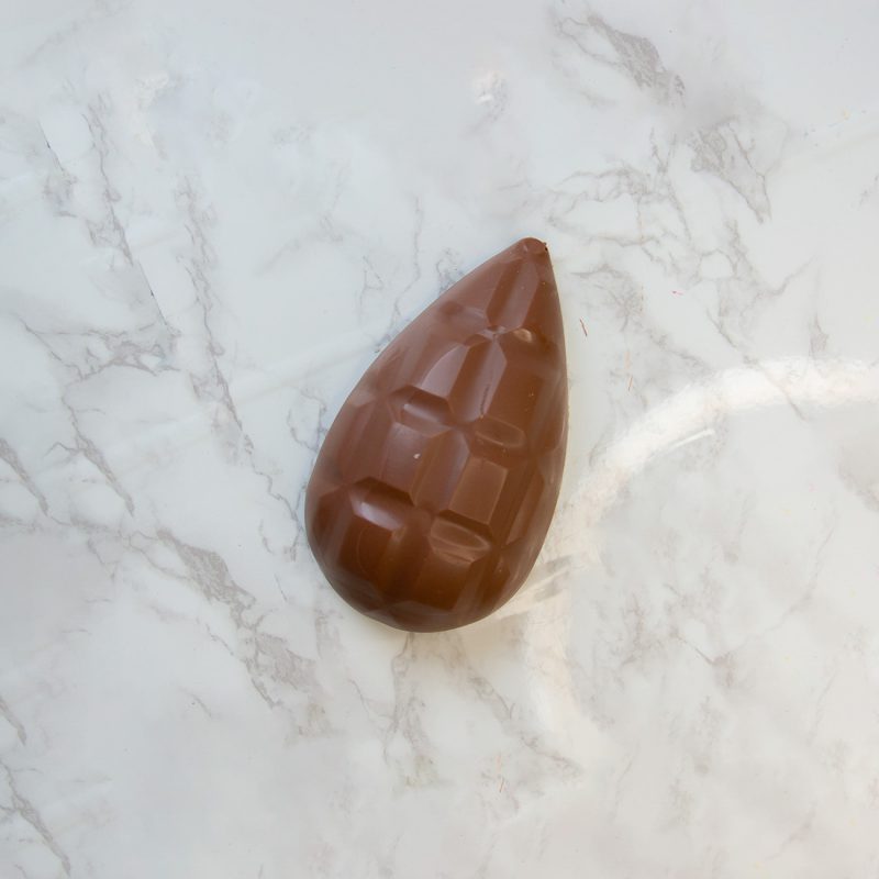 Detailed Spiked Egg 1 - 350g Chocolate Mould