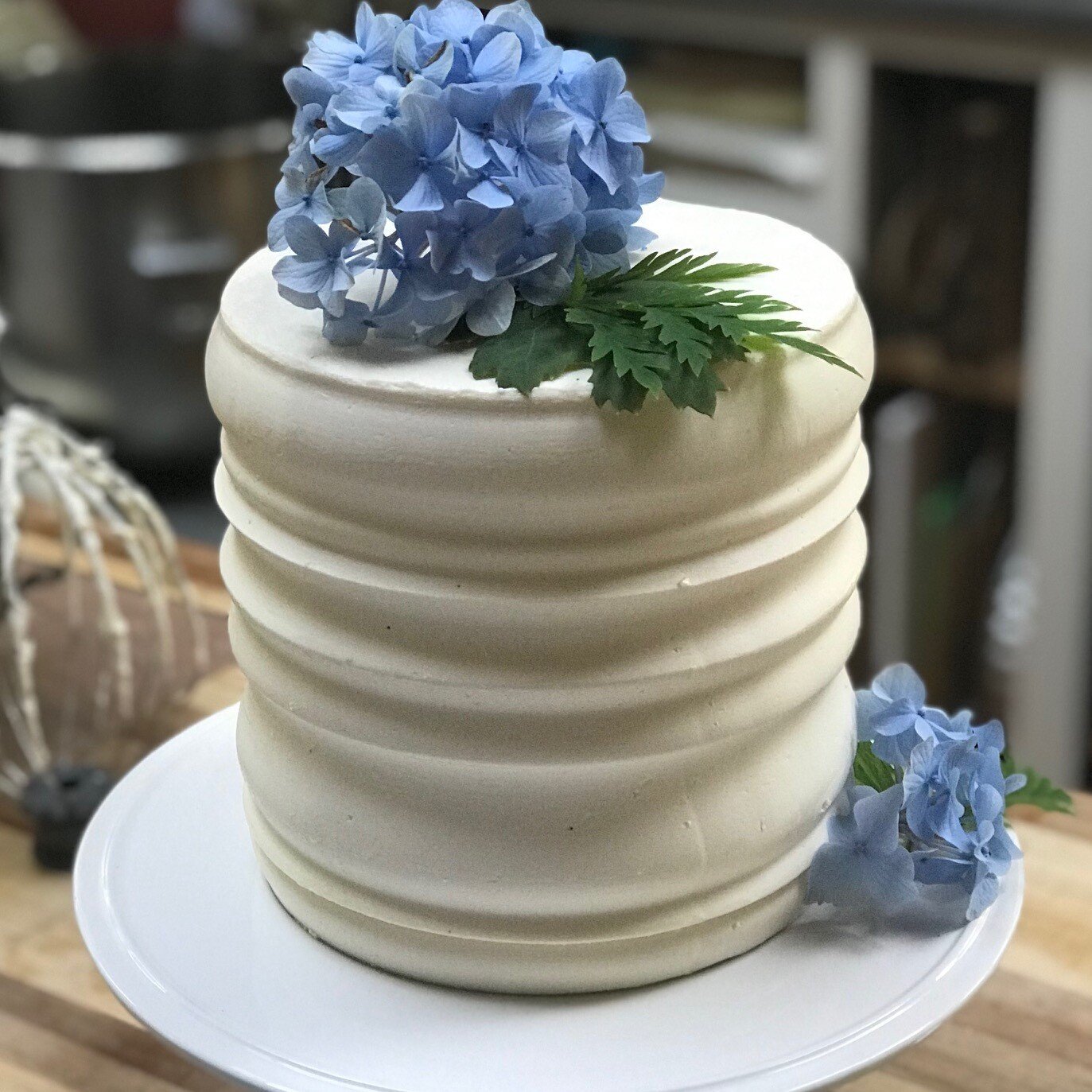 Elizabeth - 8 inch Tall - CakeSafe Cake Combs