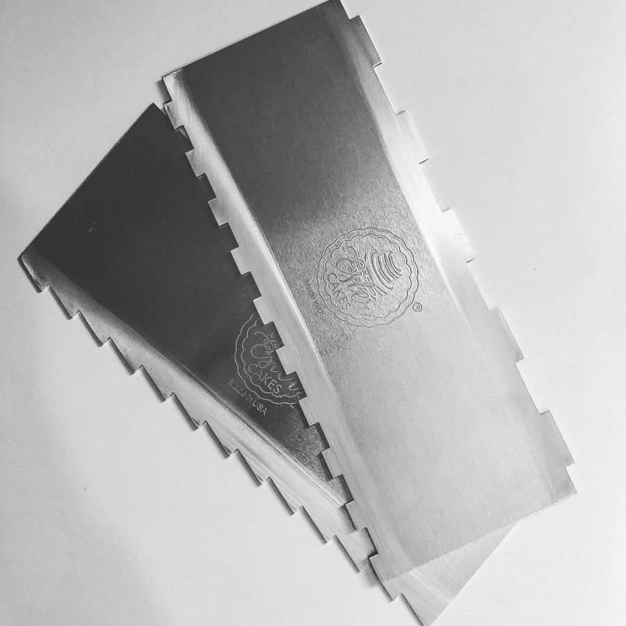 Ester cakes 10 inch Tall metal scraper - Micro Scallop