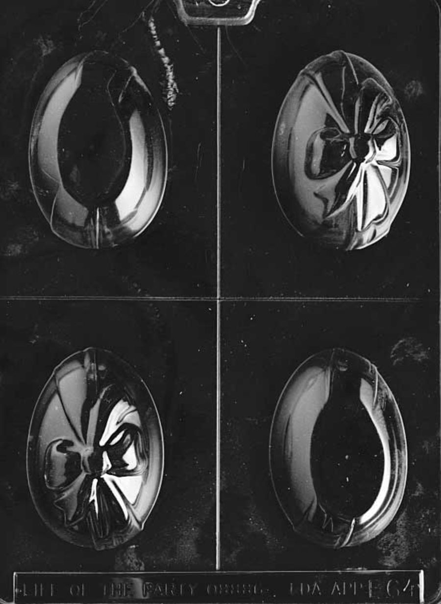 EGG WITH BOW CHOCOLATE MOULD