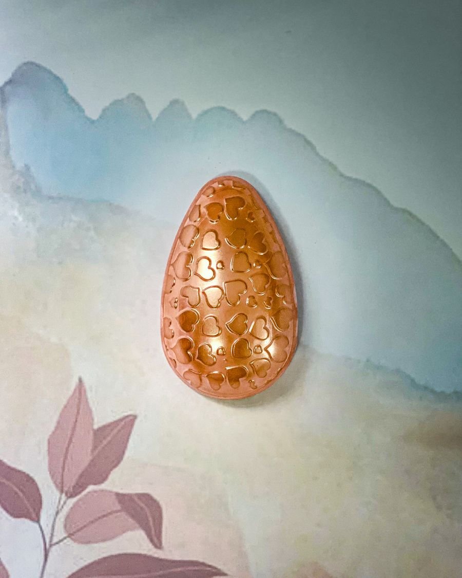 Textured Easter Egg with Small Heart 500g Chocolate mould