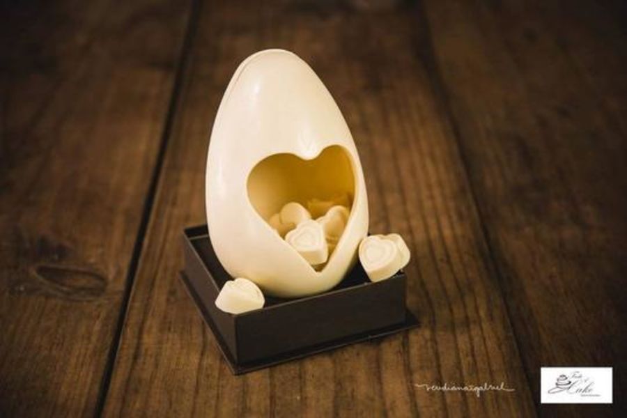 Large Open Heart Hollow Front & Back Egg 500g