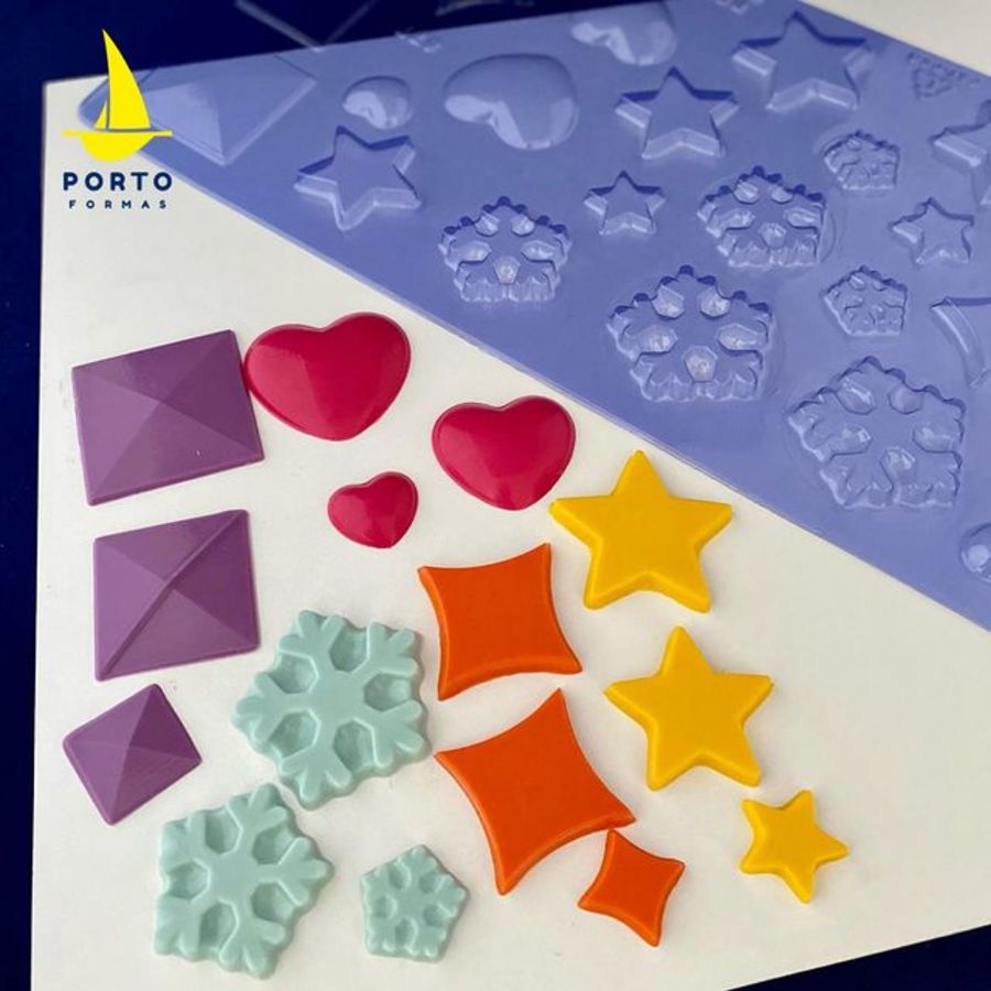 3D SHAPED APPLIQUES FOR CAKES