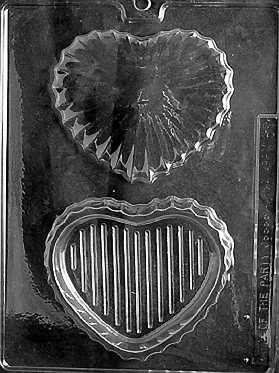 MEDIUM HEART POUR BOX CHOCOLATE MOULD V066