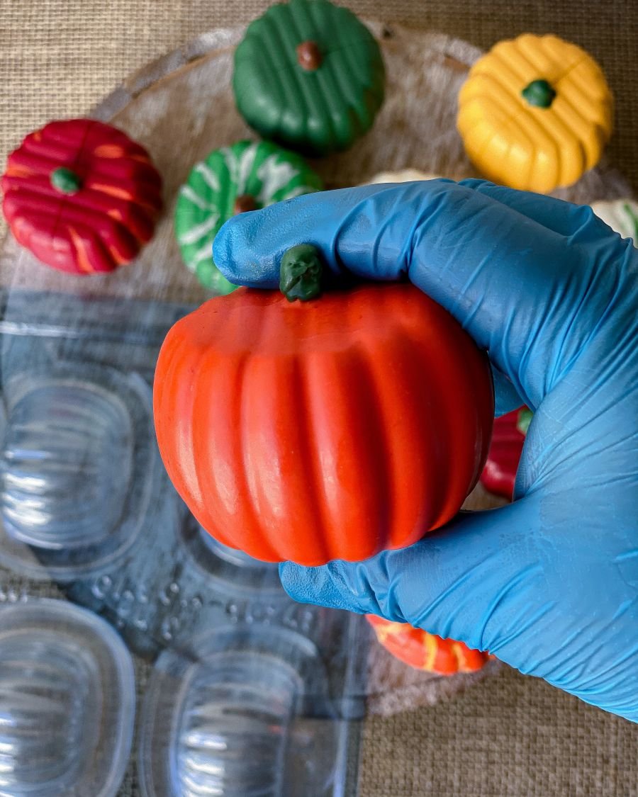 SMOOTH MEDIUM PUMPKIN CHOCOLATE MOULD
