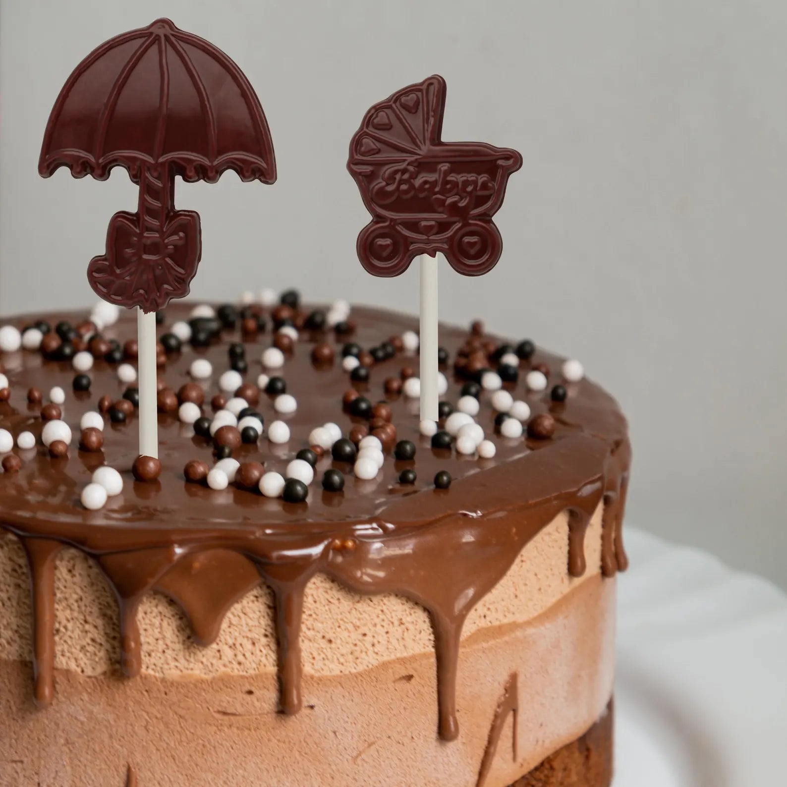 CARRIAGE AND UMBRELLA LOLLIE CHOCOLATE MOULD